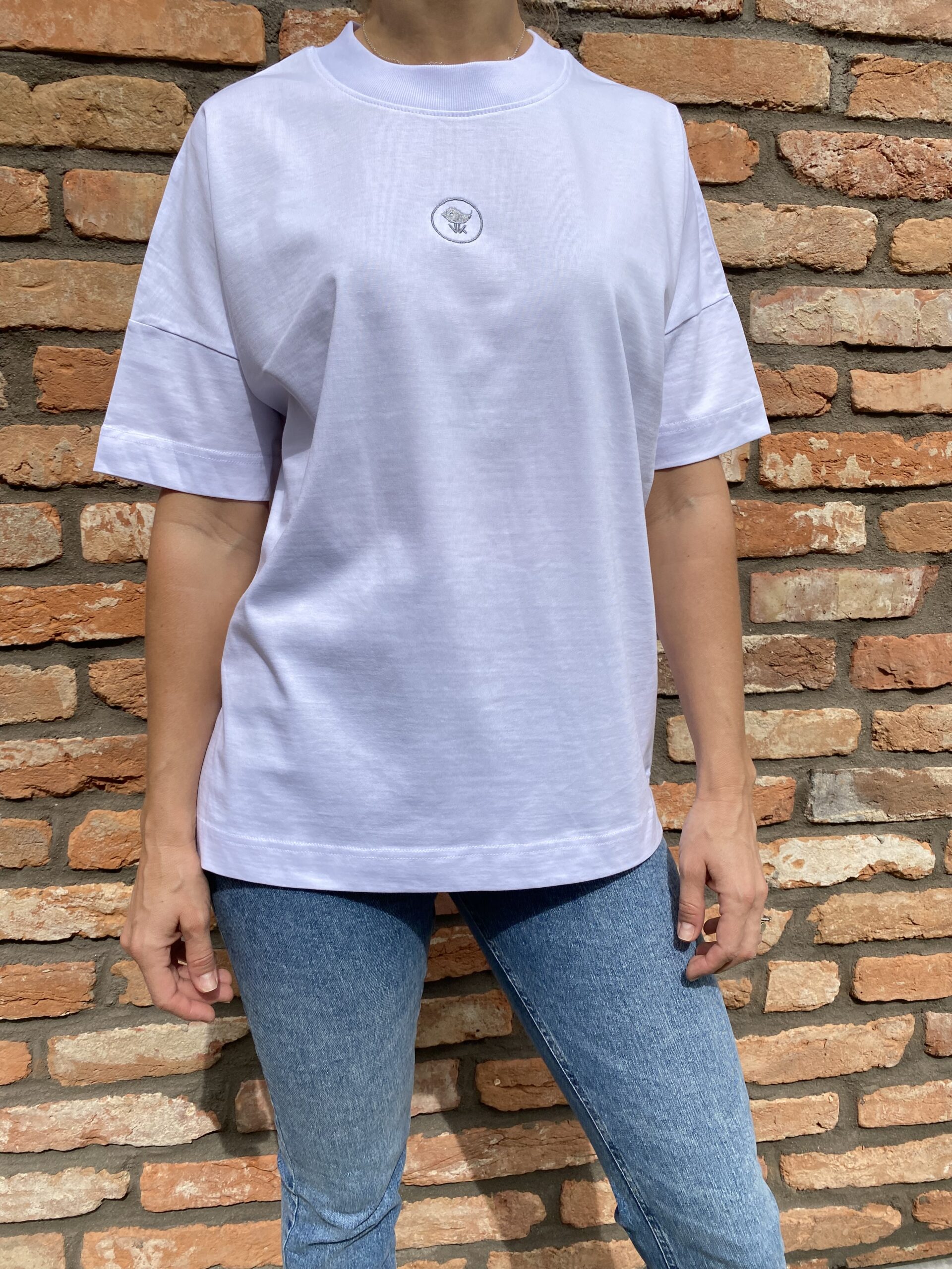 T-shirt with VK logo white